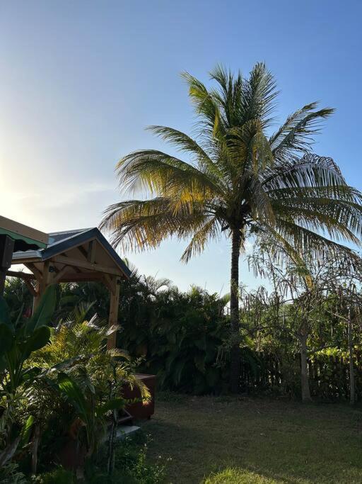 Villa Bungalow Avec Jacuzzi Privatif Sainte-Rose Exterior foto